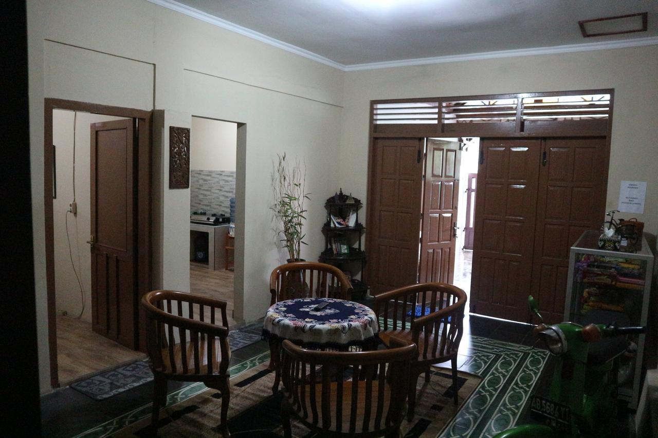 Kembar Guesthouse Yogyakarta Exteriör bild