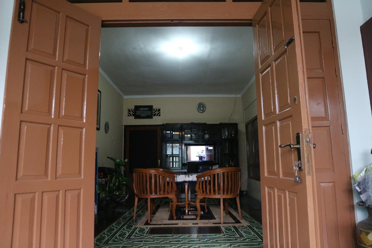 Kembar Guesthouse Yogyakarta Exteriör bild