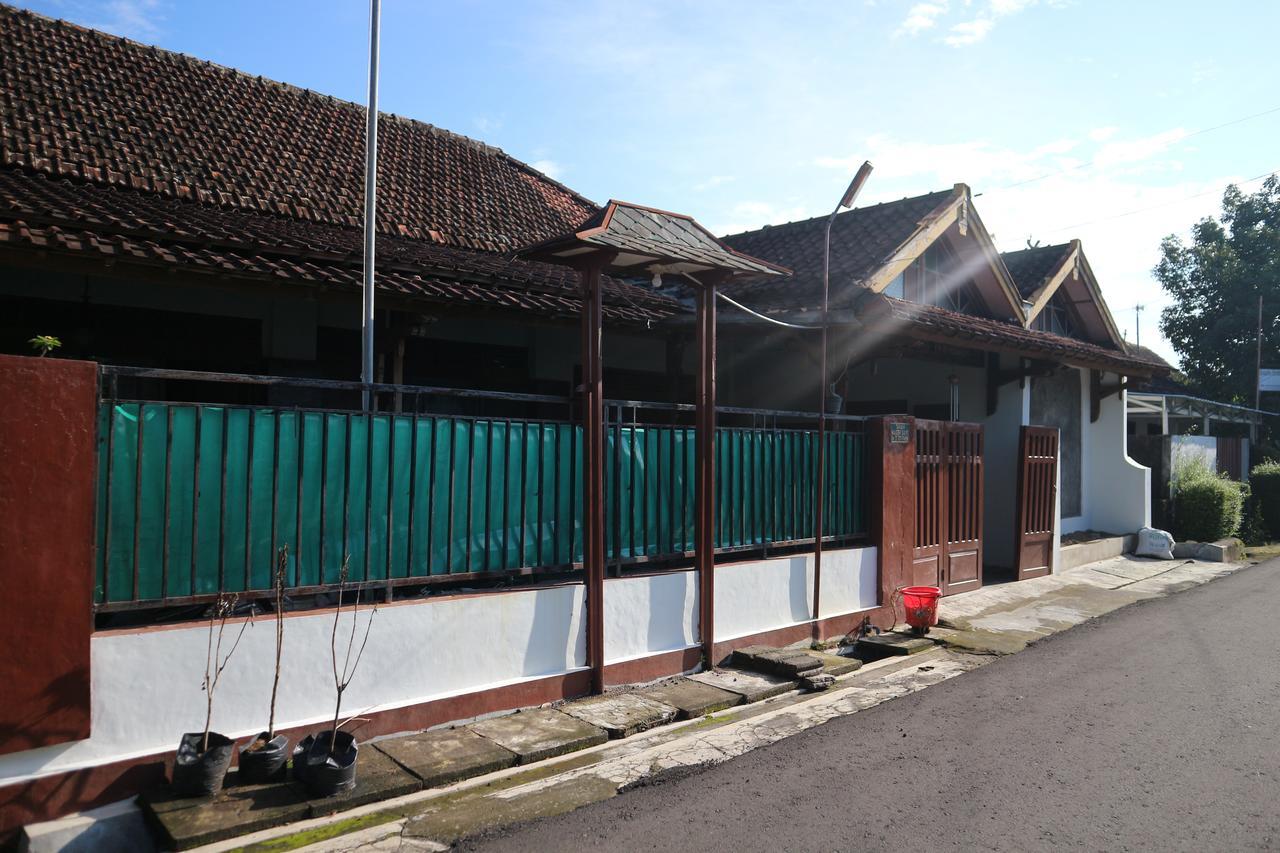 Kembar Guesthouse Yogyakarta Exteriör bild