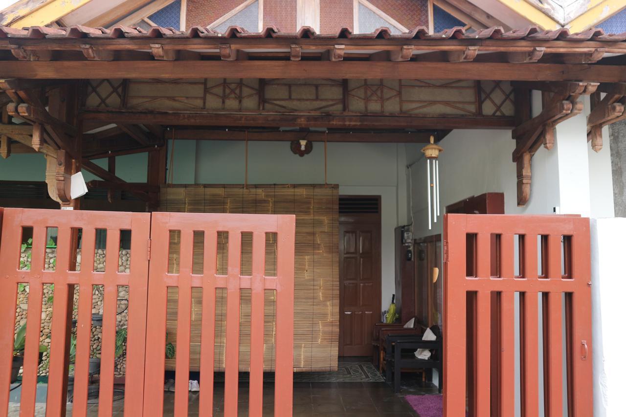 Kembar Guesthouse Yogyakarta Exteriör bild